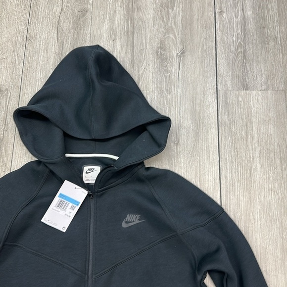 Women's Nike Sportswear Tech Fleece Windrunner Full-Zip Hoodie - Picture 12 of 13